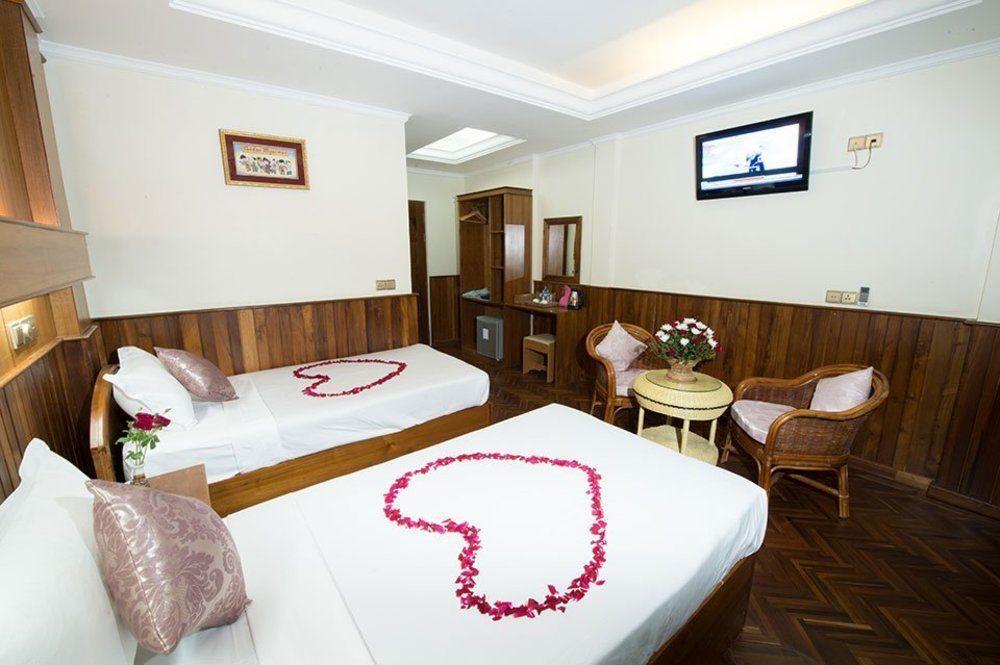 The Hotel Emperor Mandalaj Kültér fotó